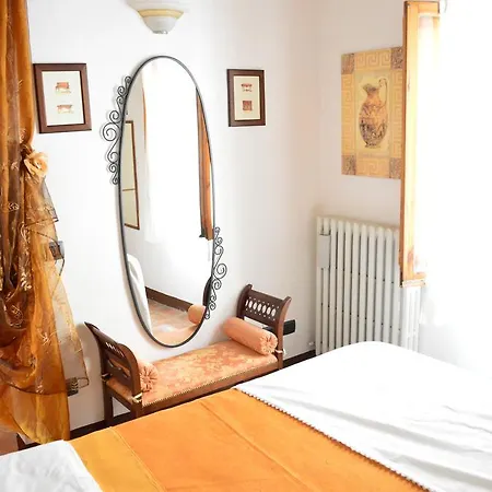 Apartment With Little Arch Montepulciano Room photo
