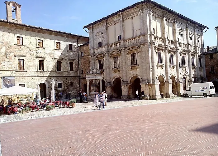 Apartment With Little Arch