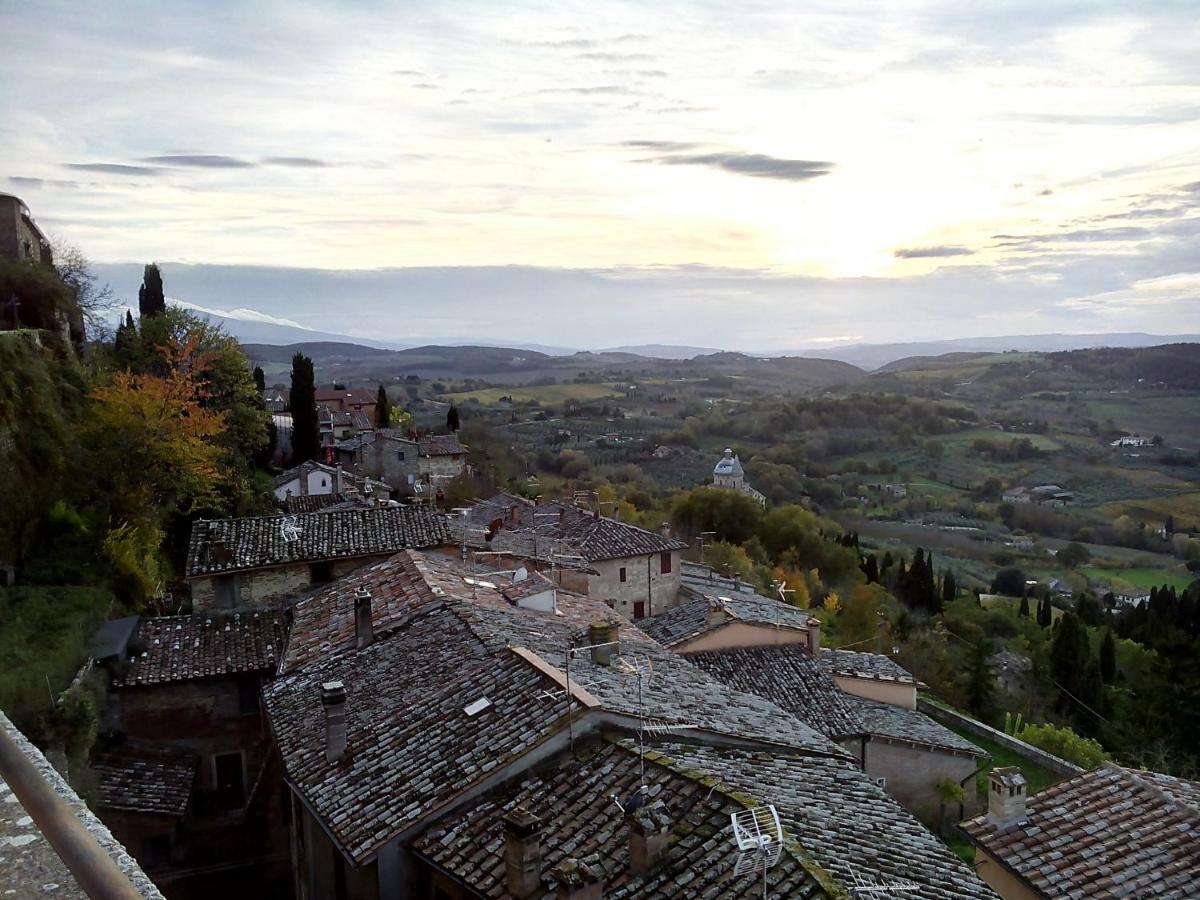 With Little Arch Apartment Montepulciano